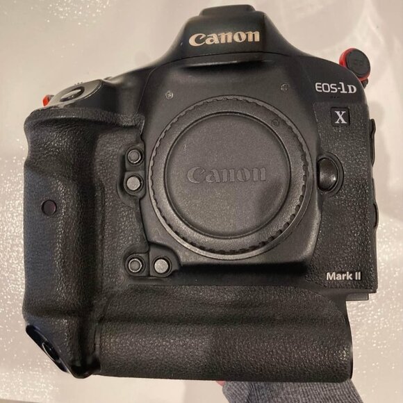 Canon 1DX Mark II Camera - Picture 3 of 5